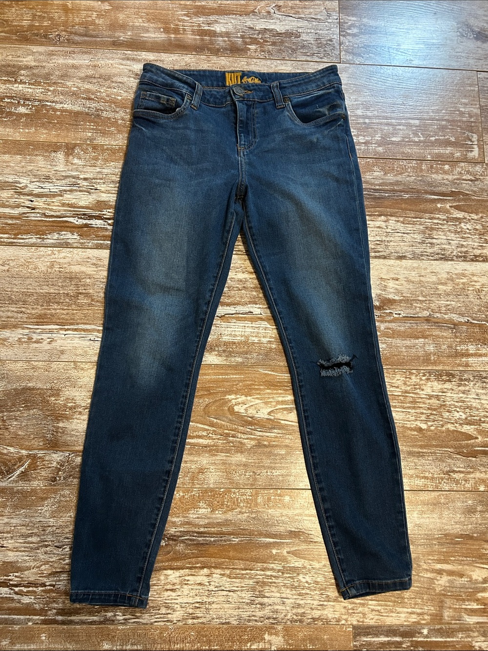 Kut from the Kloth Dark Blue Skinny Jeans with Knee Rip